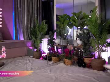 webcam girl serene_sophiex live cam image #12082646
