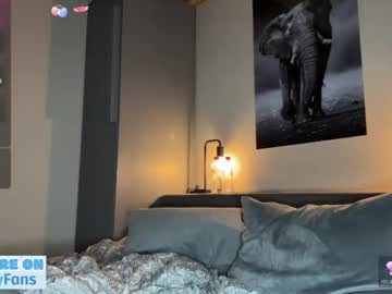 webcam girl sophielaurenxxo live cam image #10583261