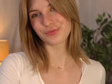 webcam girl refined_style live cam image #10883733