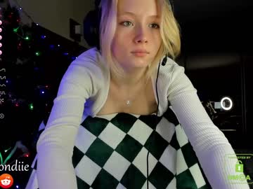 webcam girl bestblondiiecb live cam image #4633386