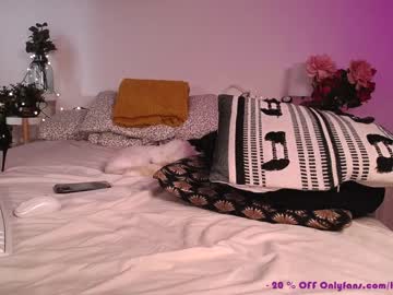 webcam girl kellytheaimee_ live cam image #9372528