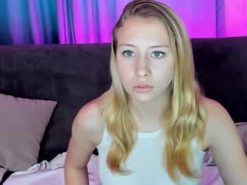 webcam girl emily_tayl0r live cam image #4190083