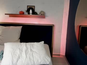 webcam girl chloe_tailor live cam image #4240915