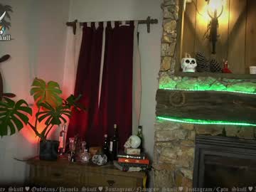 webcam girl naughty_skull live cam image #12655399