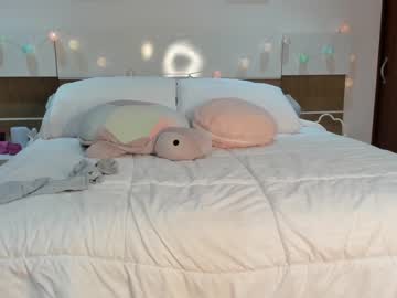 webcam girl gabrielaa_18 live cam image #6163880