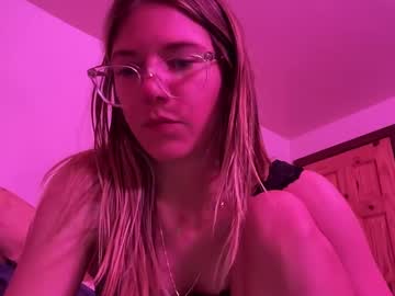 webcam girl oliviahansleyy live cam image #11950130