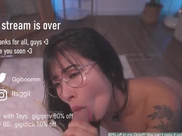 webcam girl gigi_ulala live cam image #12357109