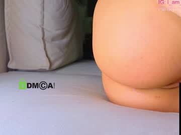 webcam girl crazzy_cherry live cam image #12911570