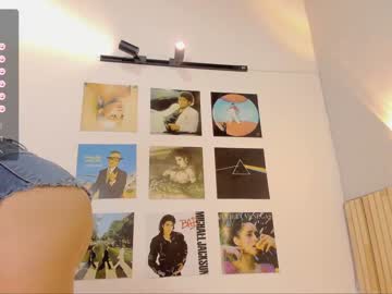 webcam girl little_effy18 live cam image #7729382
