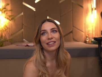 webcam girl chaturbabe__ live cam image #11928688