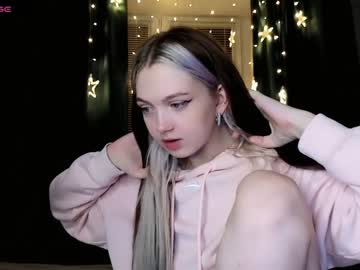 webcam girl small_blondee live cam image #7758138
