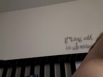 webcam girl kristicutiez live cam image #5128163