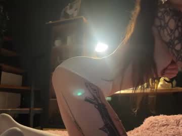 webcam girl bmwm5f90 live cam image #12922864