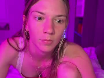 webcam girl oliviahansleyy live cam image #12232503