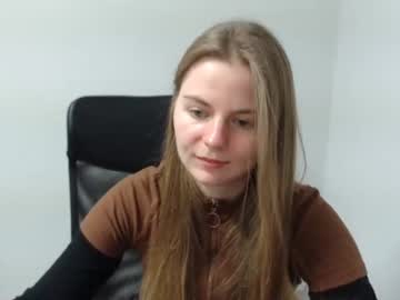 webcam girl andrea_lui live cam image #2049472