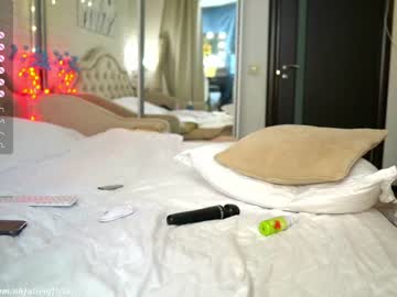 webcam girl oh_julie live cam image #8423339