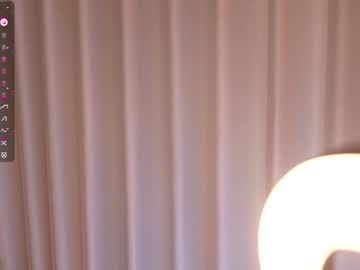 webcam girl lau__1 live cam image #12998588