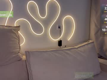 webcam girl emmaandjake live cam image #10720427