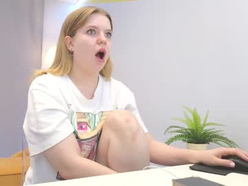 webcam girl lovlybambi live cam image #7188262