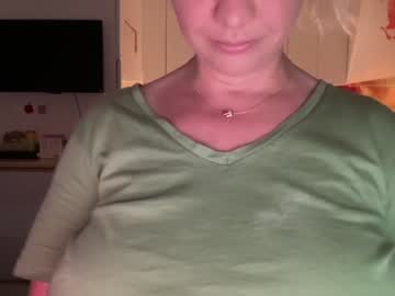 webcam girl kiradivine live cam image #5911919