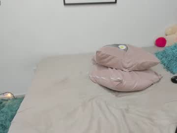 webcam girl abigail_w live cam image #1685142