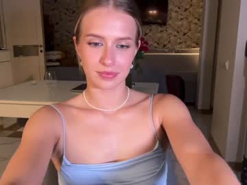 webcam girl ella_twinkle live cam image #9934418