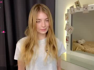webcam girl lovely_shyy live cam image #10913938