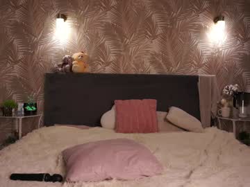 webcam girl meow_meow_mia live cam image #11183433