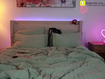 webcam couple ari_lovexo live cam image #9749520
