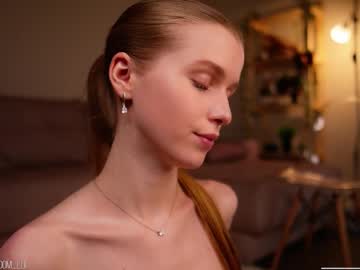 webcam girl brave_journey live cam image #12120209
