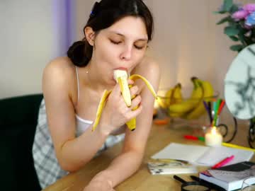 webcam girl peek_in_my_window live cam image #9959654
