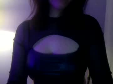 webcam girl lillyandhertoyy live cam image #8380350