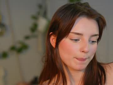 webcam girl floret_joy live cam image #8700312
