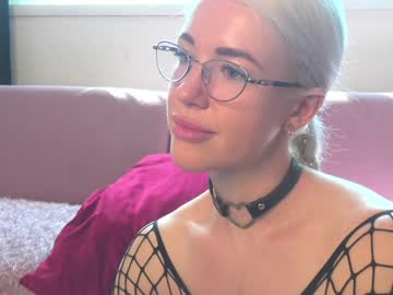 webcam girl xtina__ live cam image #2439393