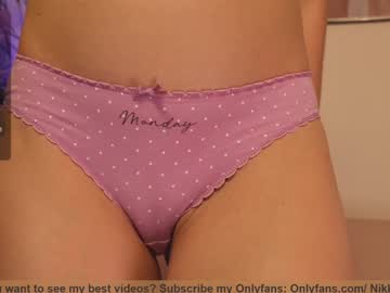 webcam girl girl_i_am live cam image #9819454