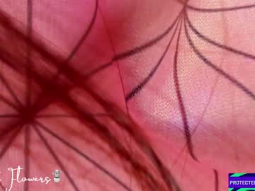 webcam girl violetttflowers live cam image #10669579