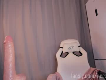 webcam girl nerdy_freyua live cam image #6417511