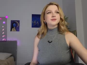 webcam girl small_blondee live cam image #10952851