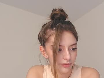 webcam girl lesi_moon live cam image #6747289