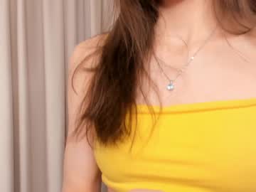 webcam girl peek_in_my_window live cam image #9098614
