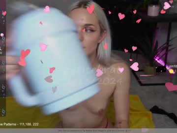 webcam girl petitebrat live cam image #8245364