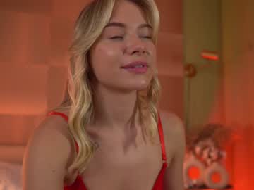 webcam girl snow_is_falling live cam image #11449724