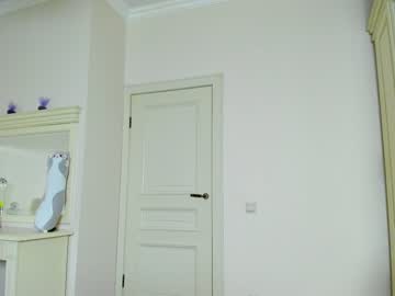 webcam girl eleonora_linn live cam image #3702412