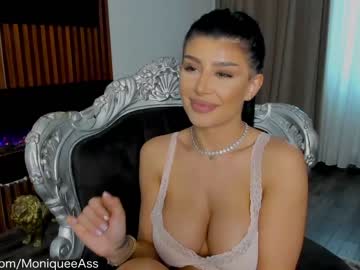 webcam girl moniqueeass live cam image #5090308