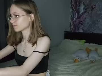webcam girl lowress live cam image #12043333