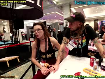 webcam couple honeyand_thebear live cam image #4665919