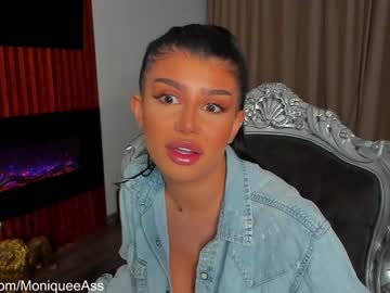 webcam girl moniqueeass live cam image #4834604