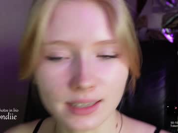 webcam girl bestblondiiecb live cam image #5167471
