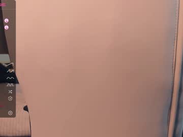 webcam girl cyber_hugs live cam image #7624115