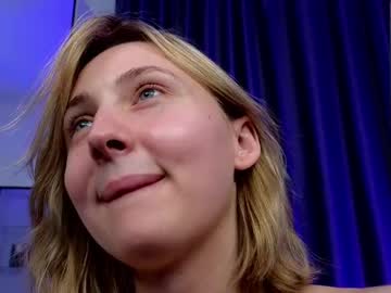 webcam girl _latenightsnack live cam image #12472254